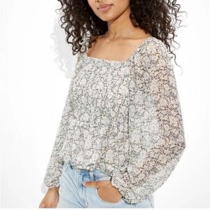 American Eagle Outfitters Gray and White Ruffled Long Sleeve Blouse Size L